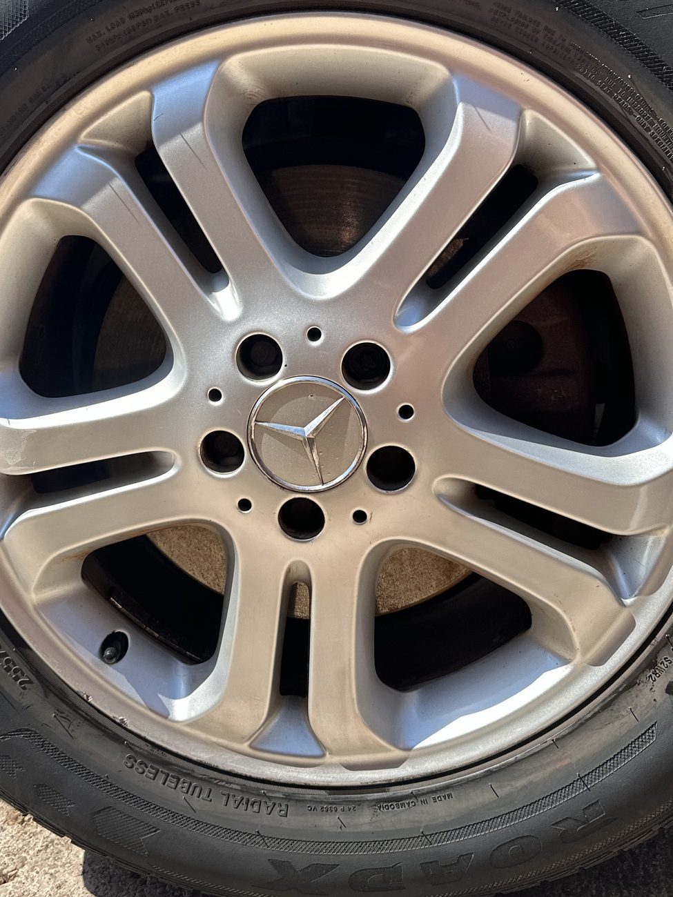 Mercedes alloy wheel clean and bright after detailing